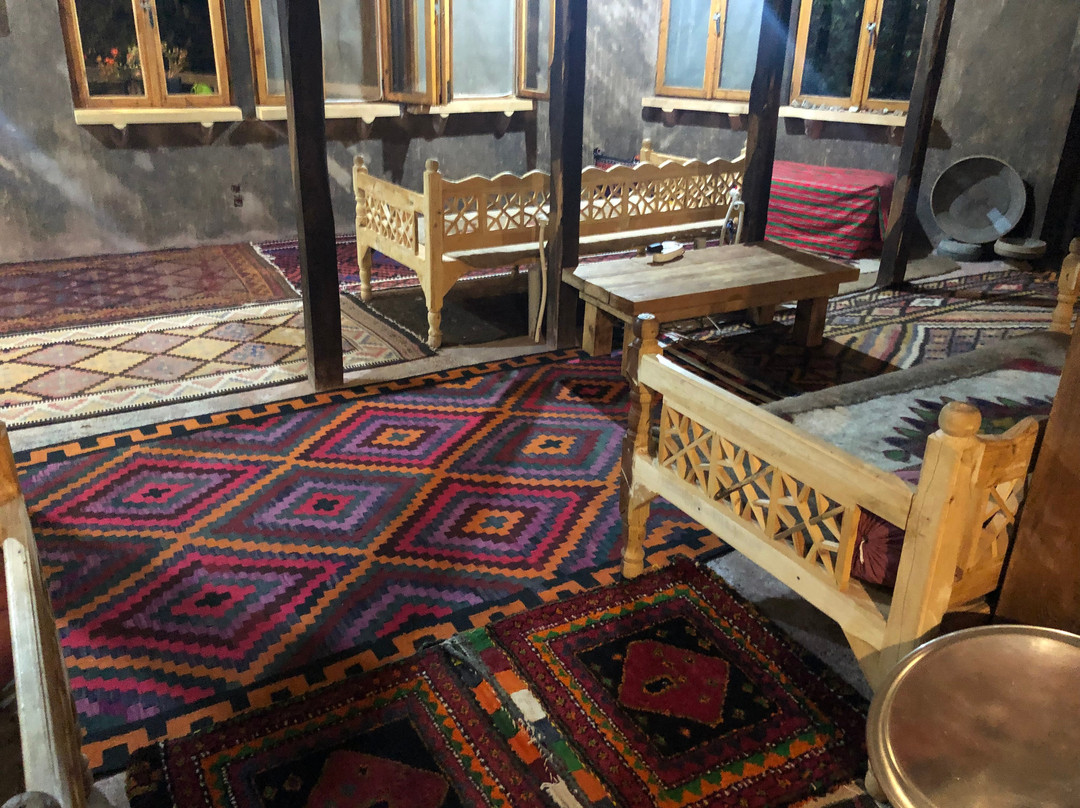 Alamut Seven Hostel主图
