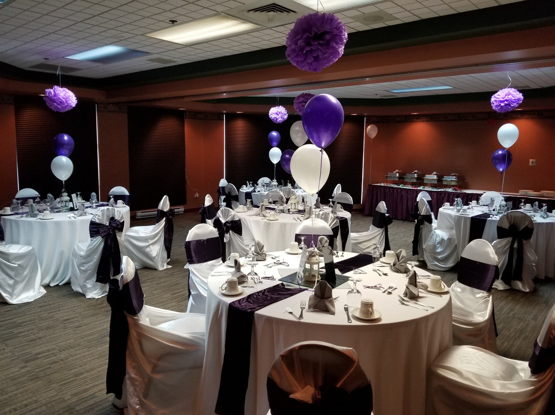 Kikiwak Inn Hotel and Conference Centre主图