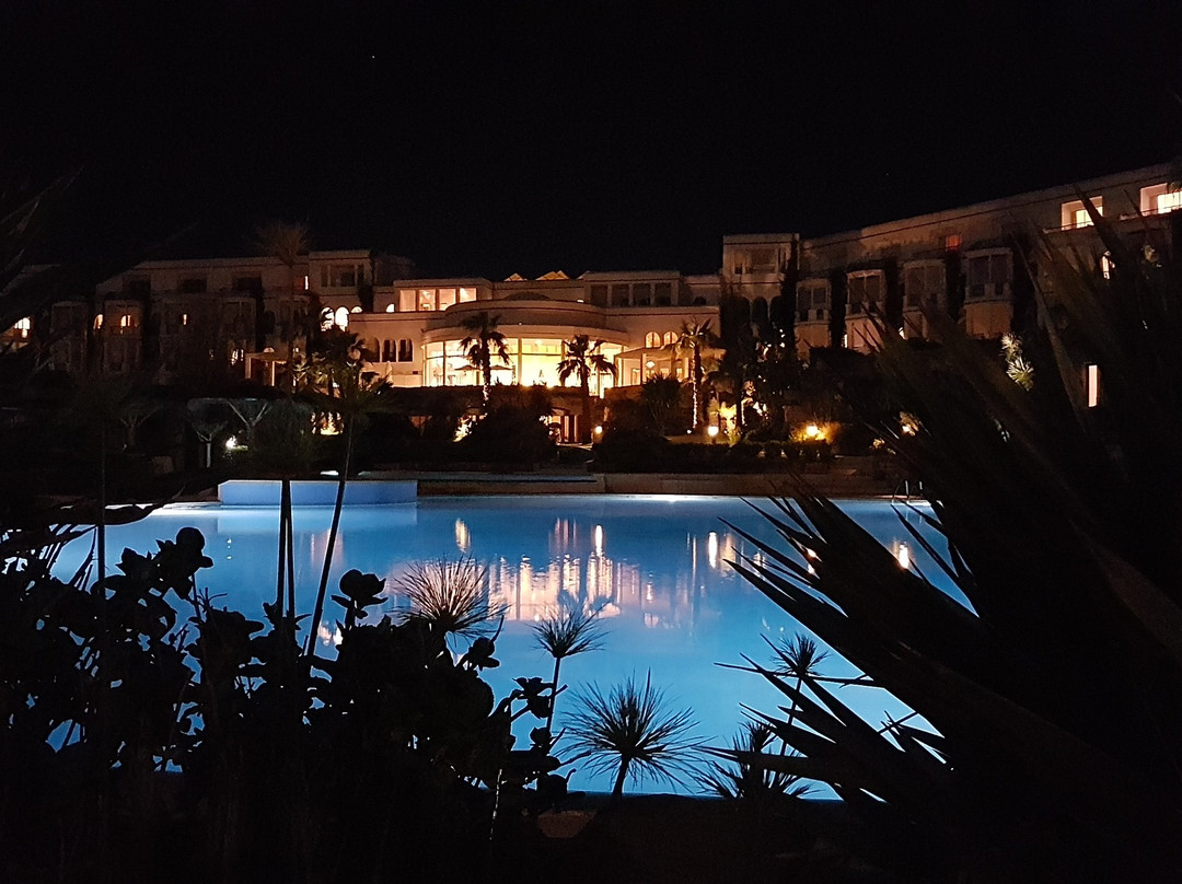 斯密尔温泉水疗码头酒店主图