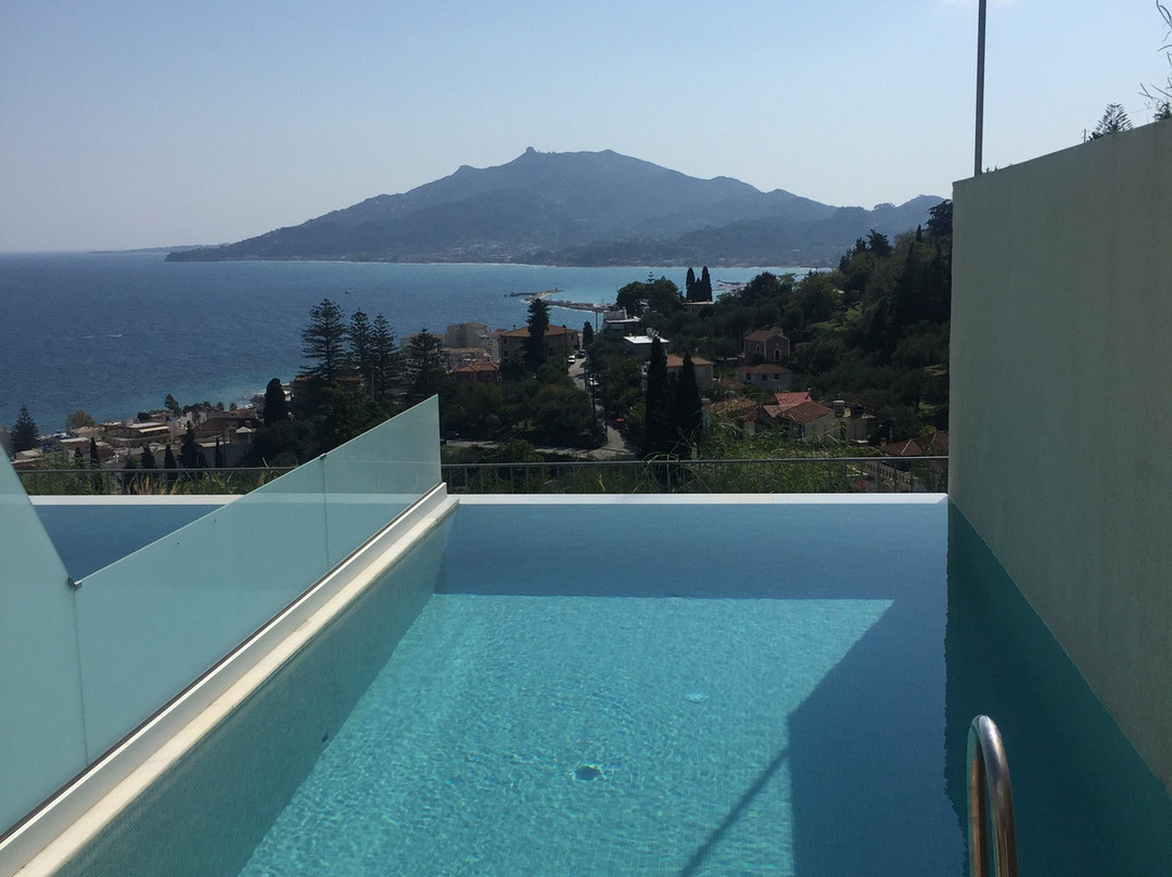 阿克斯阿瓦隆酒店主图