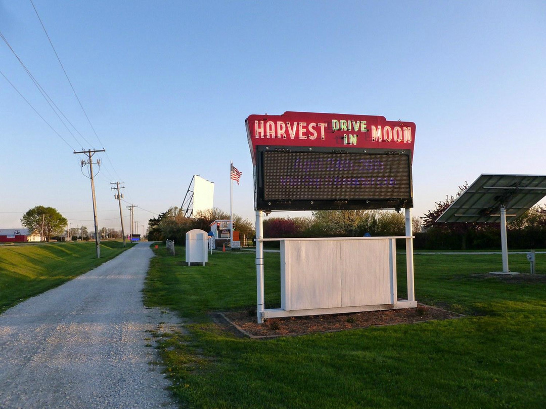 Harvest Moon Twin Drive-in Movie Theatre景点图片