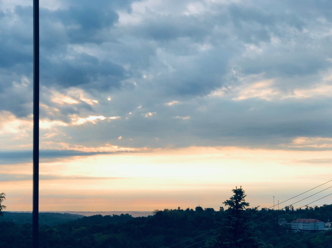 Hawthorn Suites by Wyndham St Clairsville主图