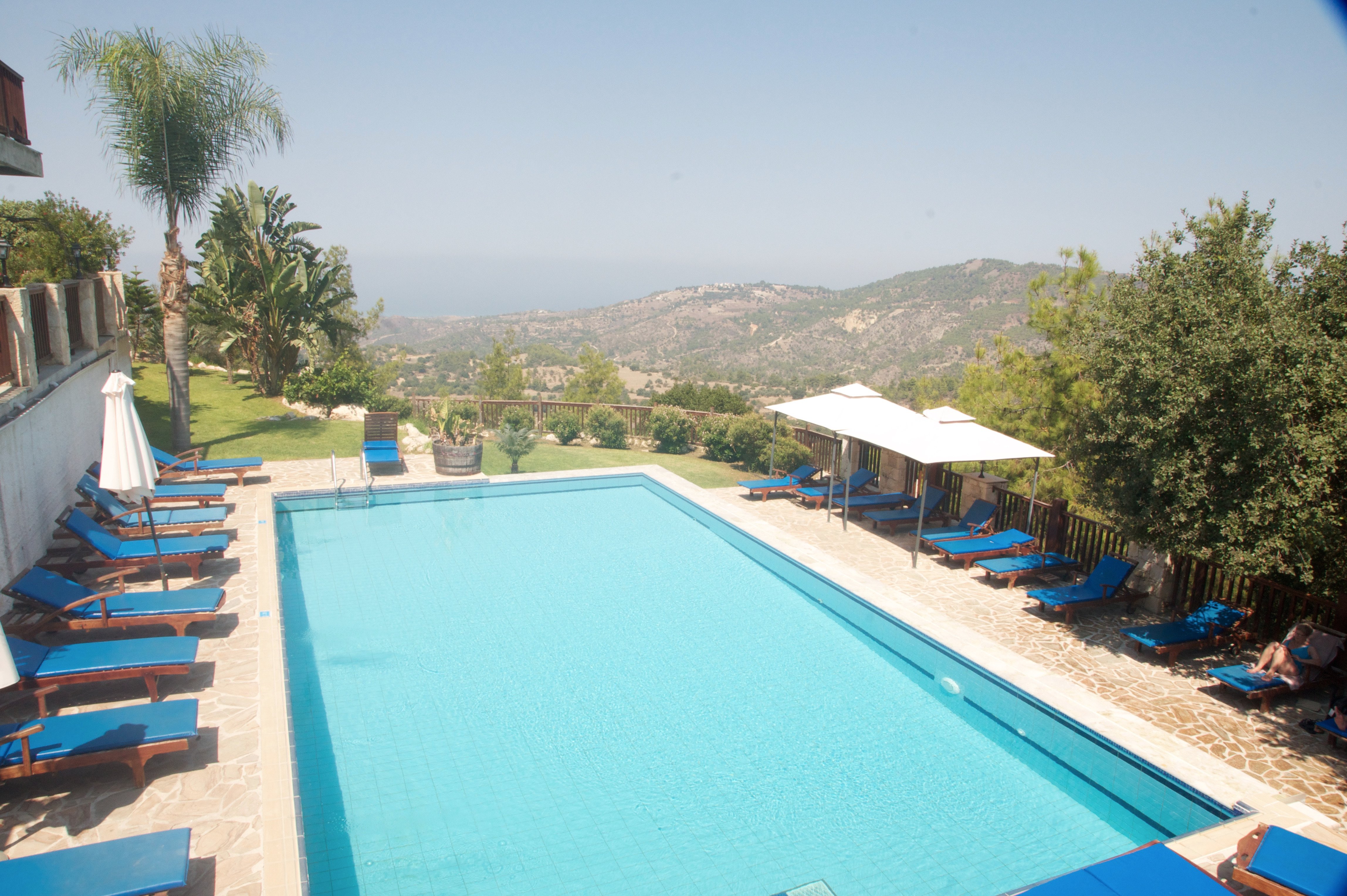 Paradisos Hills Hotel & Retreat-泳池