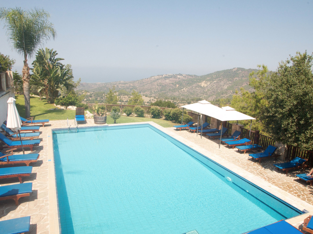 Paradisos Hills Hotel & Retreat主图