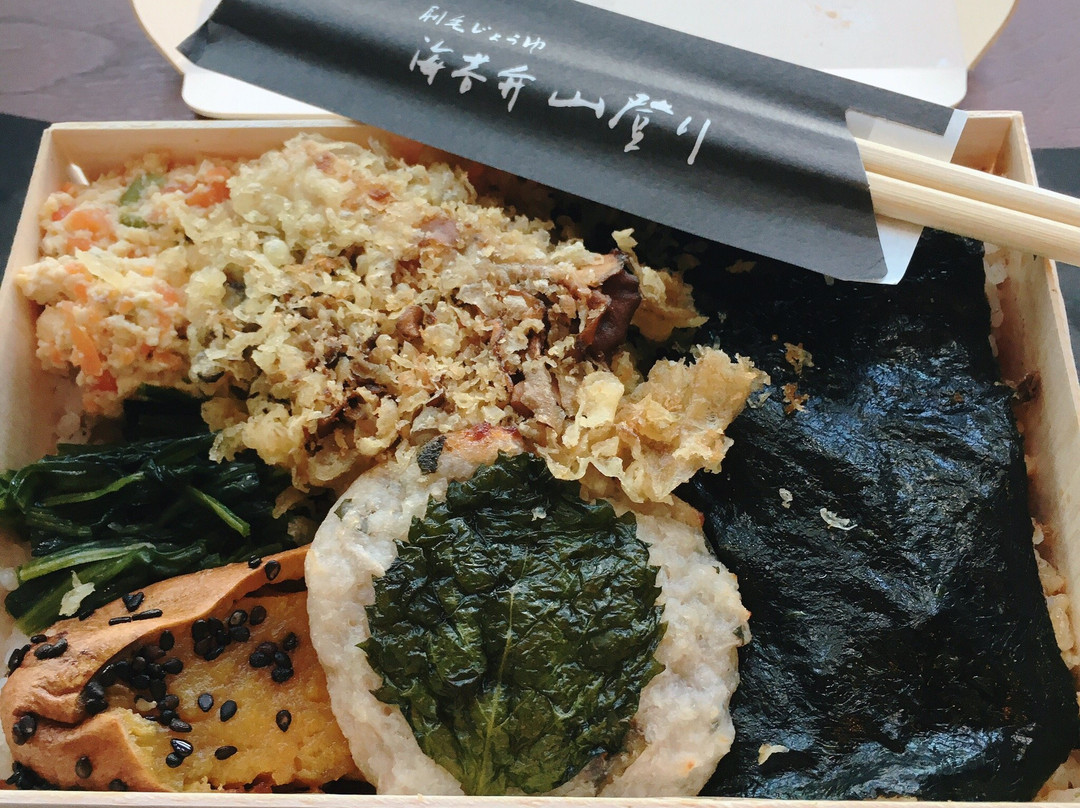 刷毛じょうゆ海苔弁山登り 築地直売所