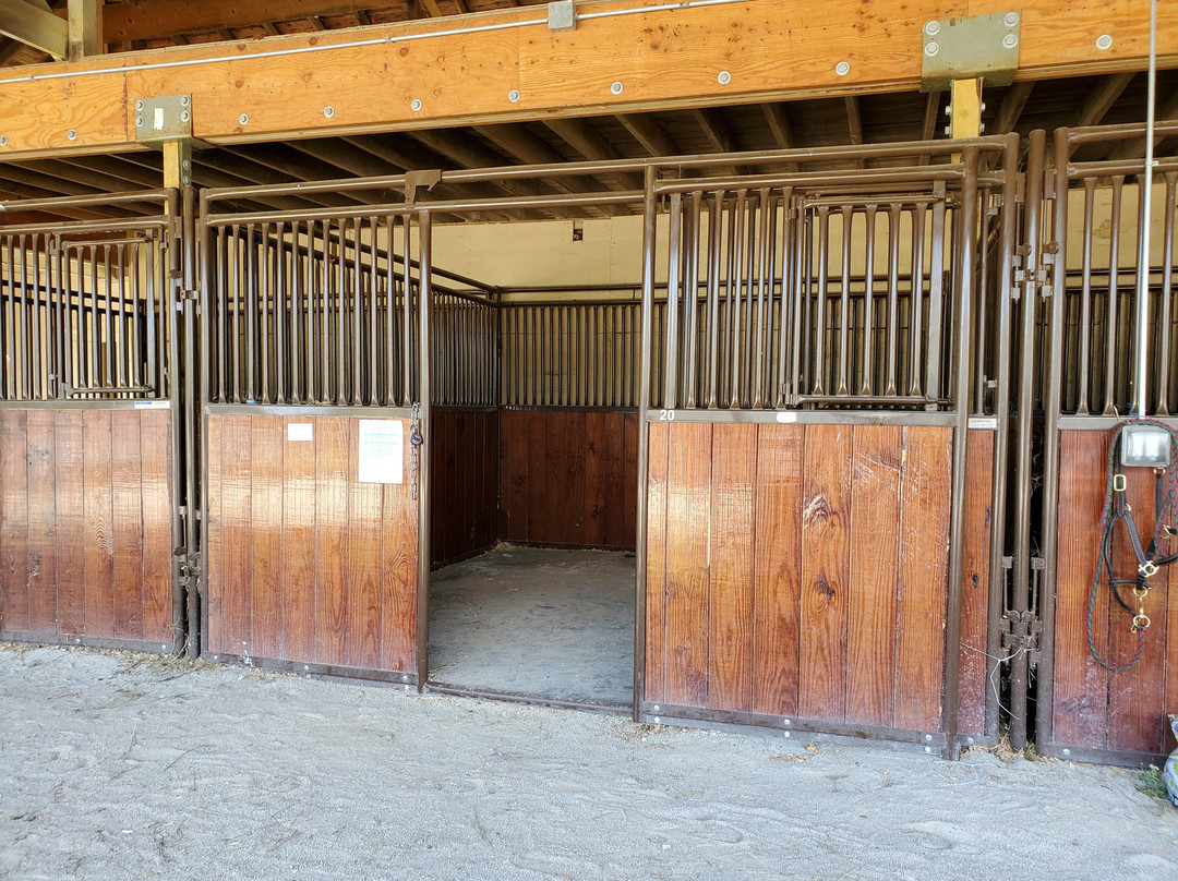 Balmoral Park-Crete必去景点