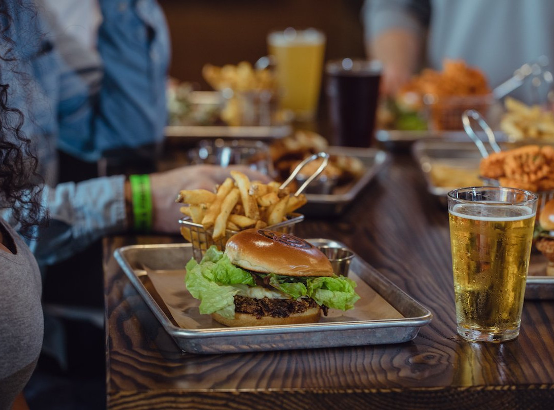 Blade & Timber Axe Throwing-利伍德必去景点