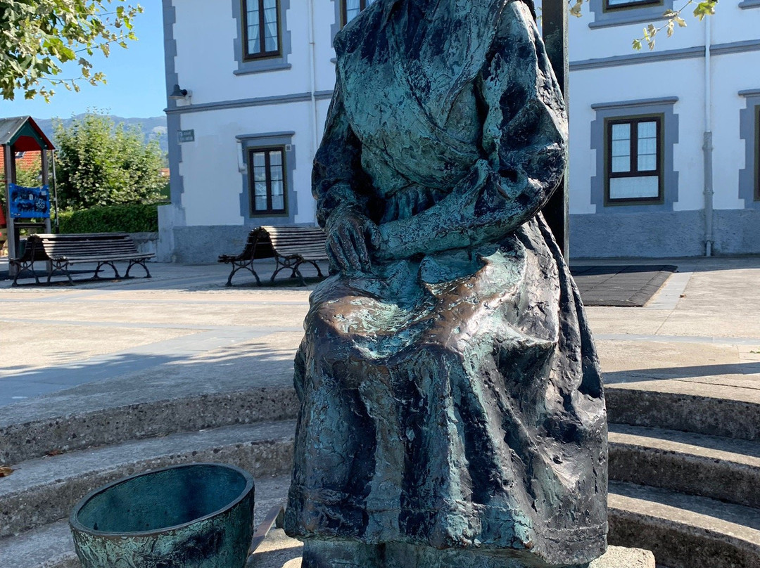 Monumento a la Mujer del Pescador-利亚内斯必去景点