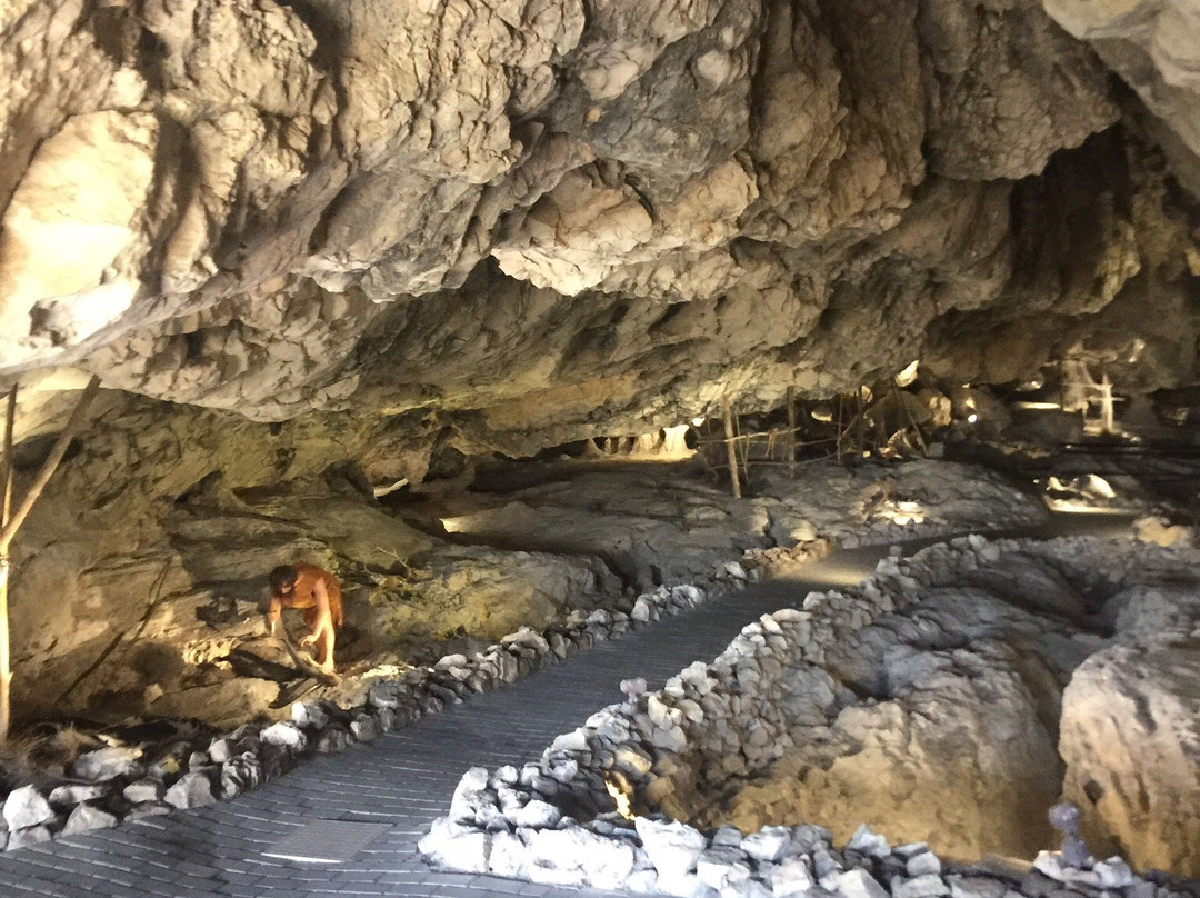 Cuevas de Pinar景点图片