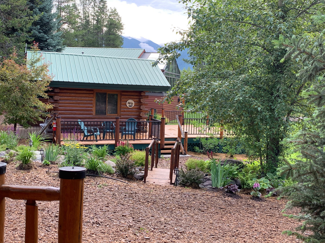 Silverwolf Log Chalet Resort主图