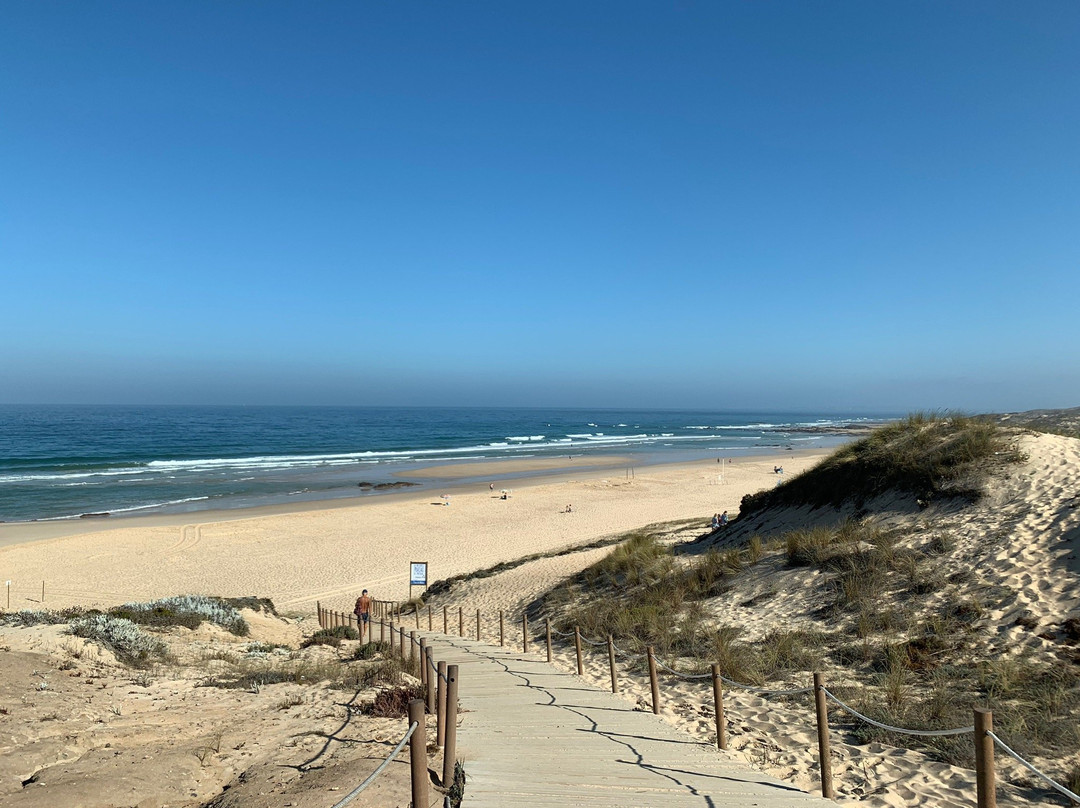 Praia do Malhão景点图片