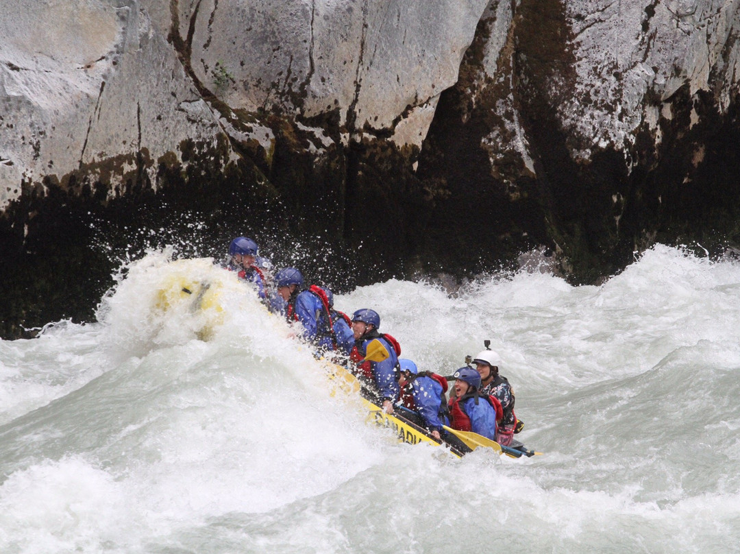 Canadian Outback Rafting景点图片