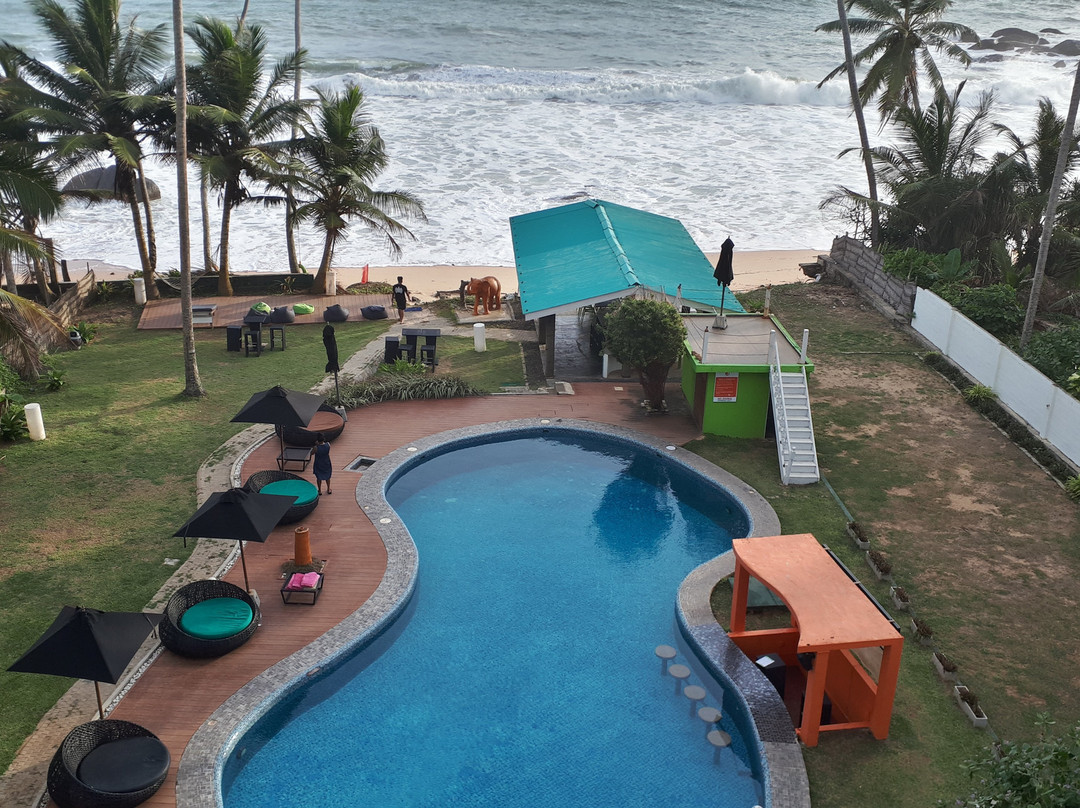 梦幻海滩度假酒店主图