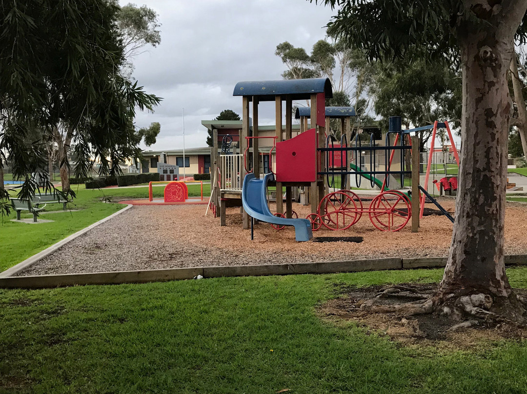 Cochrane Park-Koo-Wee-Rup必去景点