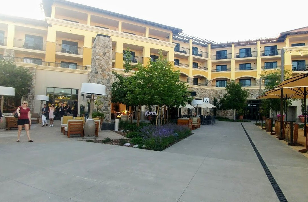 文诺贝尔洛度假酒店主图