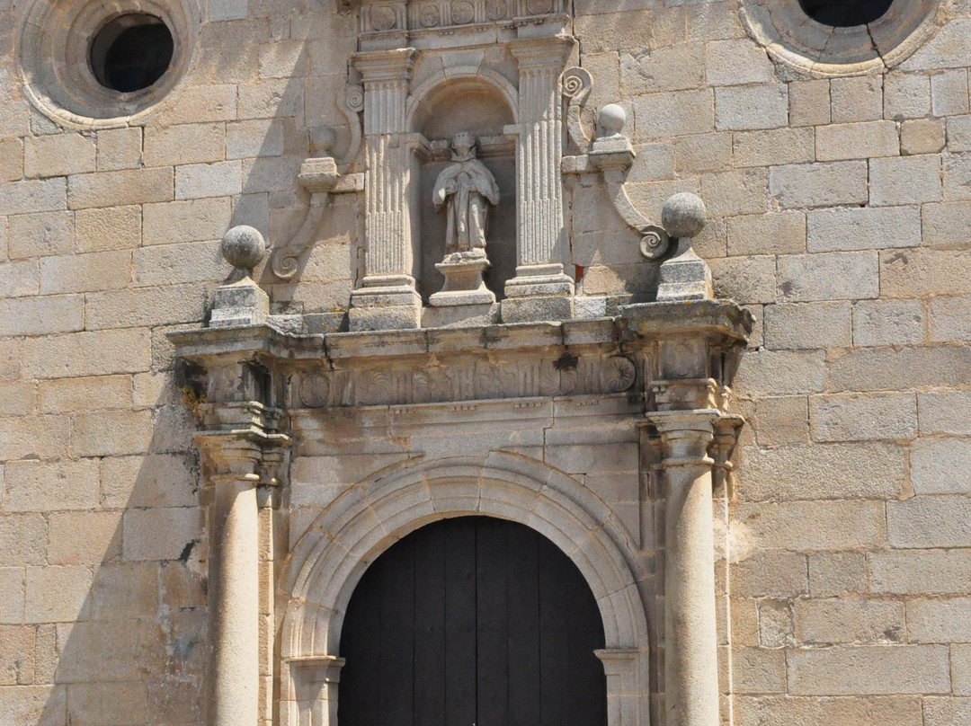 Igreja de Santa Maria de Almocovar.景点图片