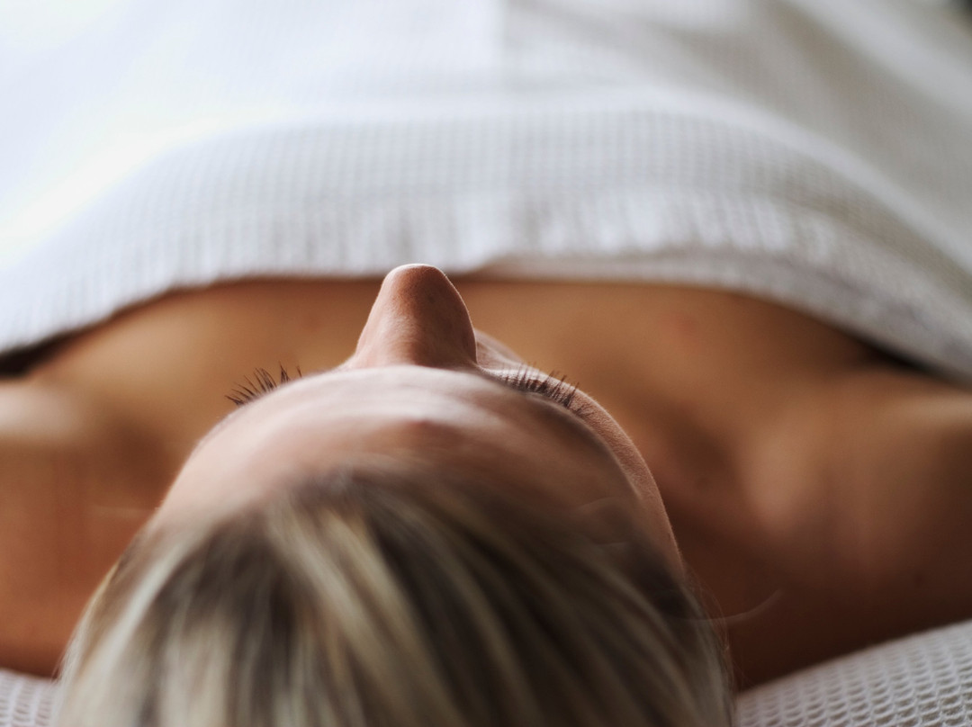 Rumi Simone Spa Salon Boutique-莱克奥斯韦戈必去景点