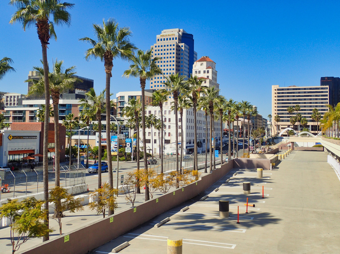 Pine Avenue-长滩必去景点
