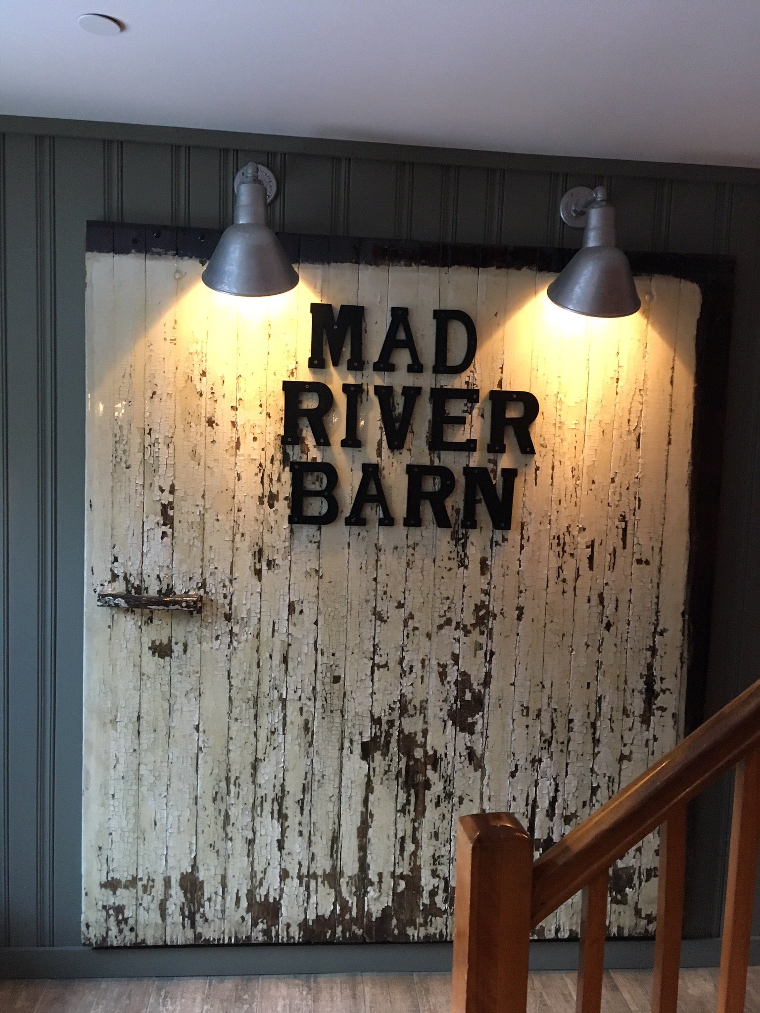Mad River Barn-官方