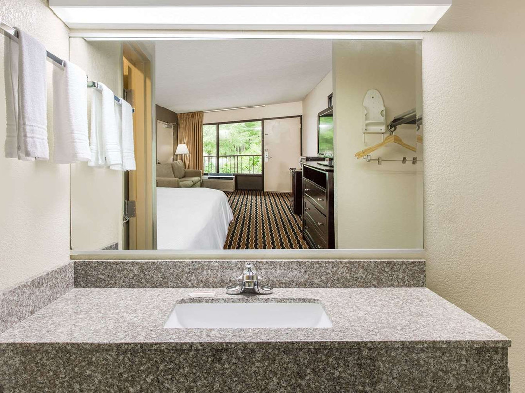 Quality Inn Near Speedway主图