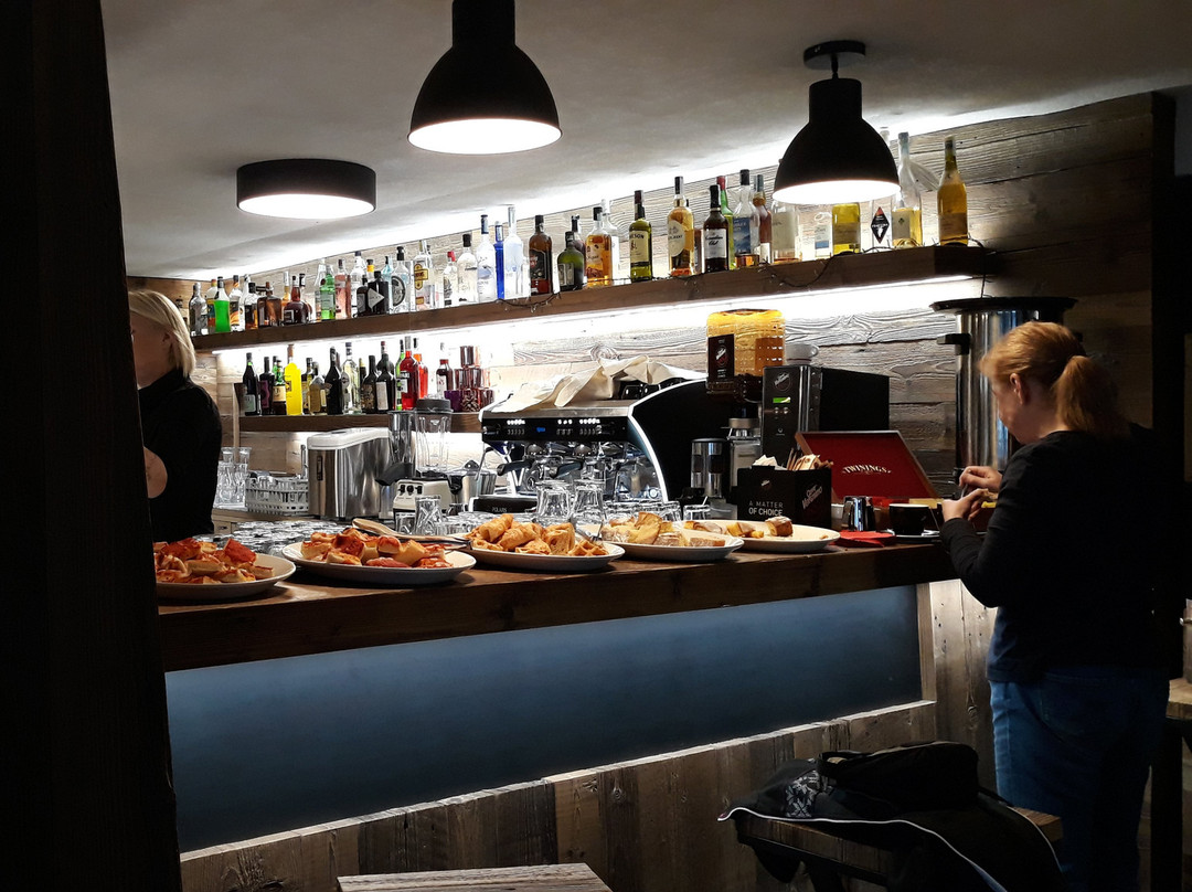 小皇宫酒店主图