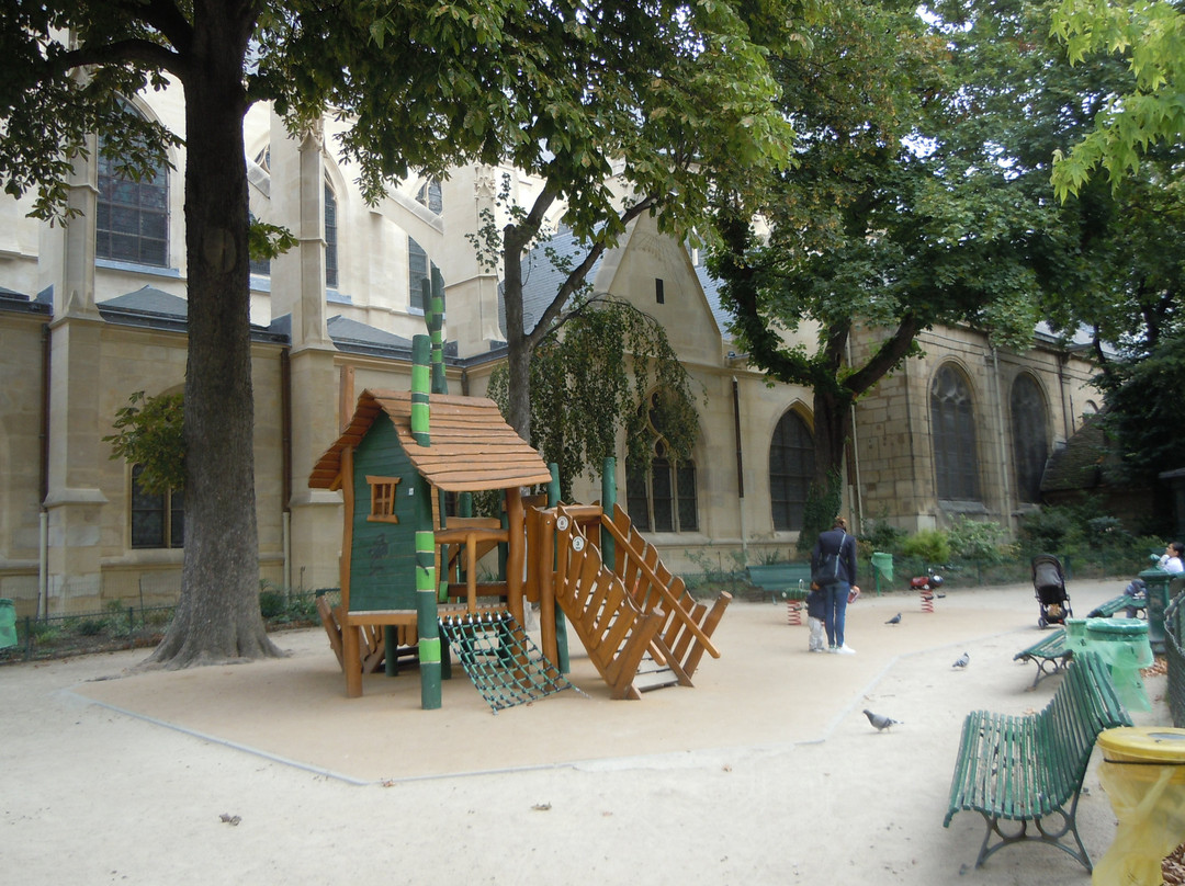 Square Saint Medard景点图片