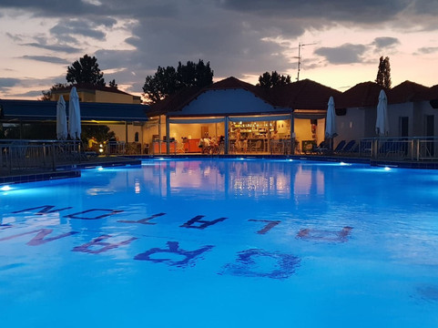 柏拉图大酒店主图