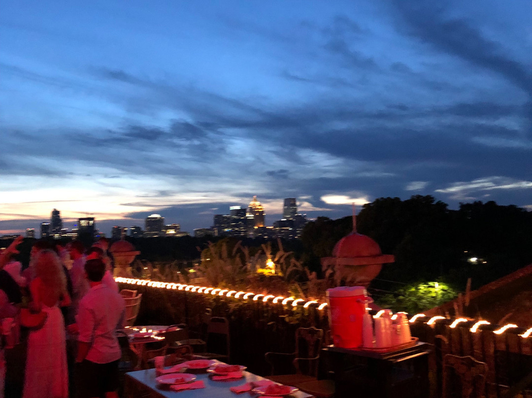 Hotel Clermont主图