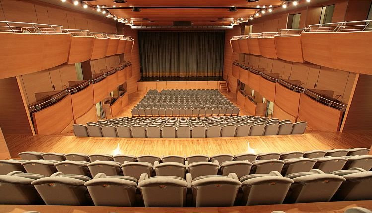 Teatrodante Carlo Monni-比森齐奥营必去景点