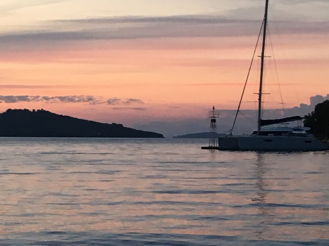 Sailing In Blue景点图片