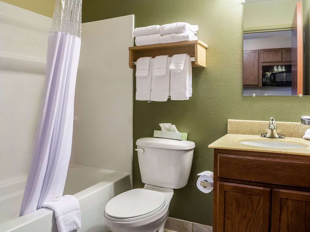 Suburban Studios主图