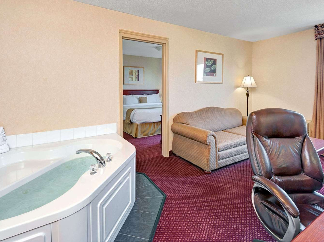 Quality Inn & Suites Edmonton International Airport主图