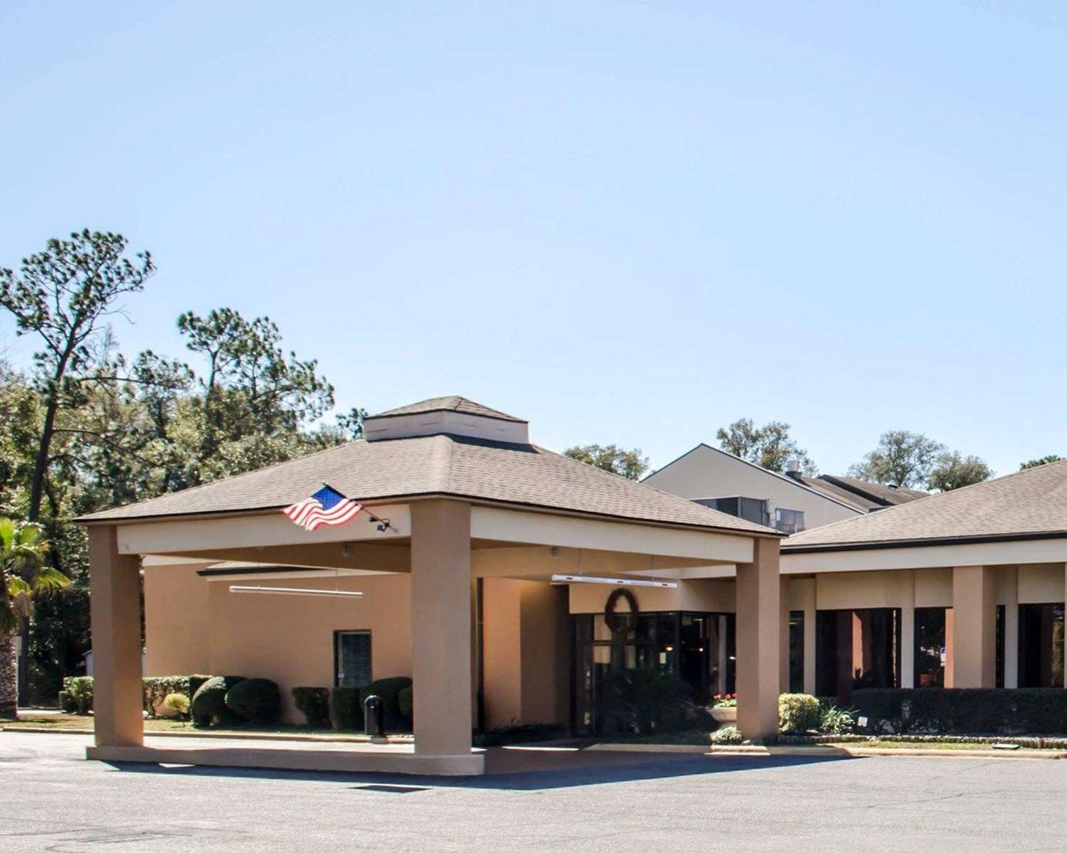 Quality Inn & Suites Pensacola Bayview-官方