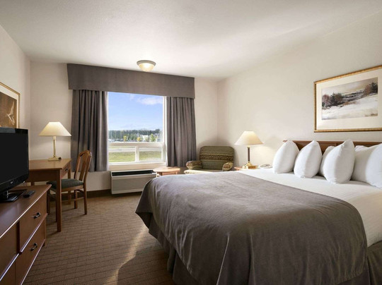 Super 8 by Wyndham Slave Lake AB主图