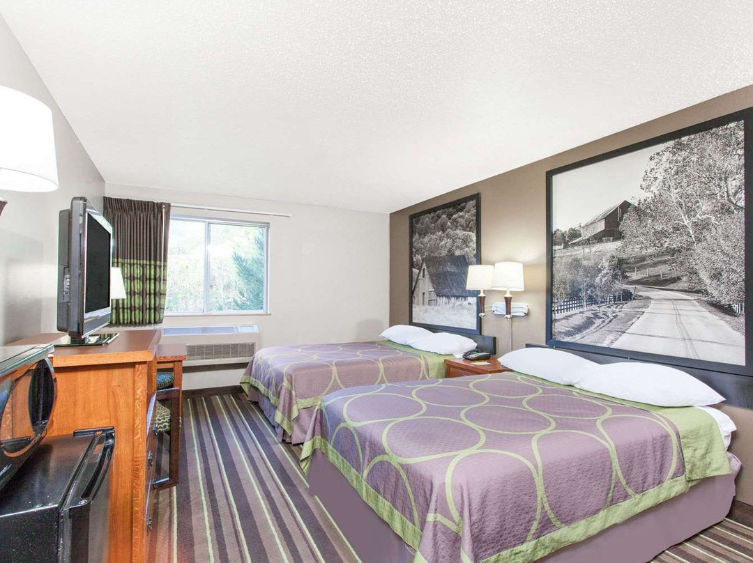 Super 8 by Wyndham Richlands / Claypool Hill Area主图