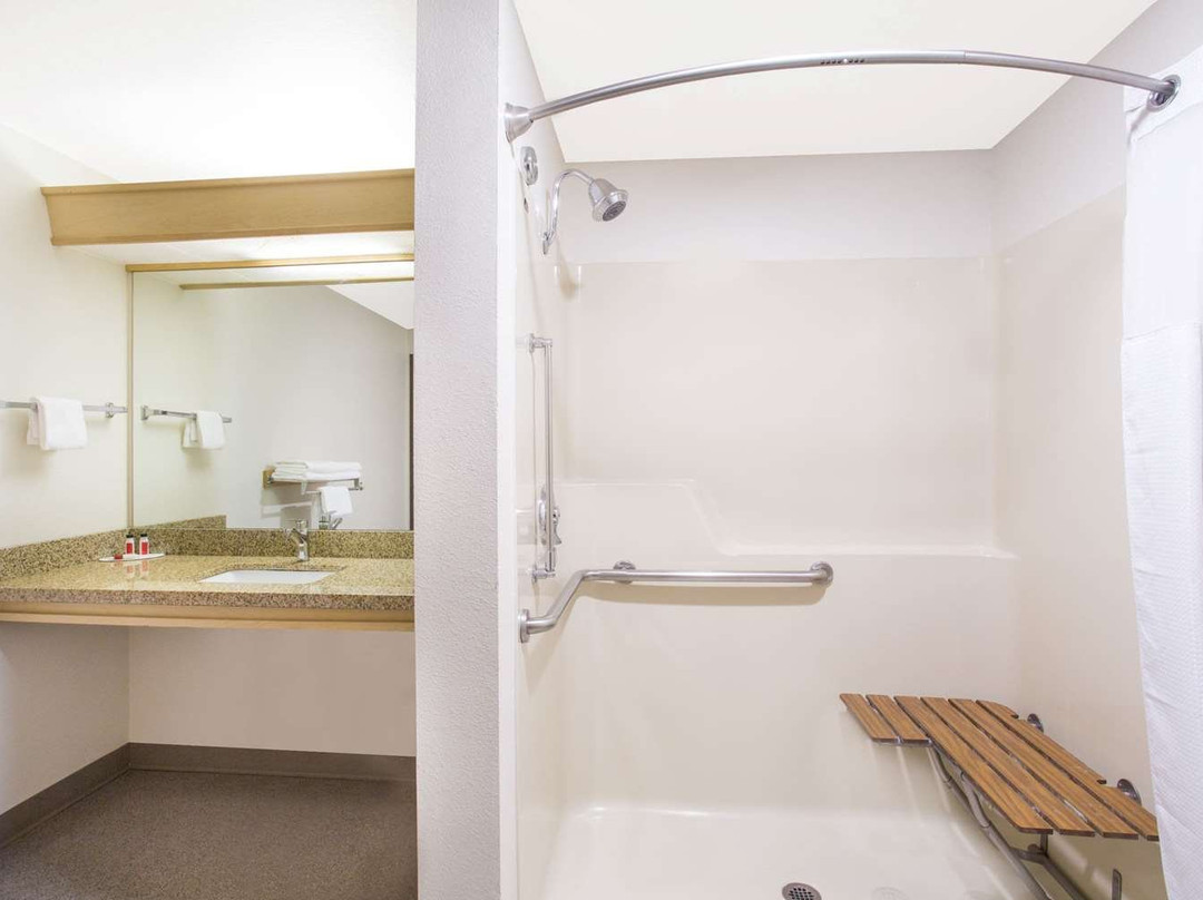 Super 8 by Wyndham Baker City主图