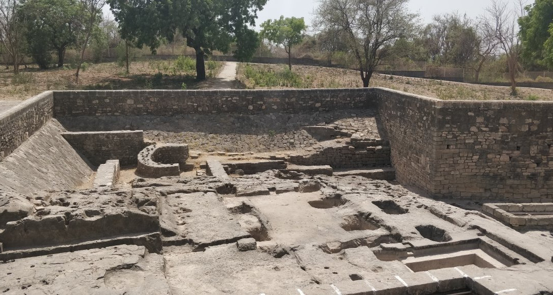Uperkot Caves-居那加德必去景点