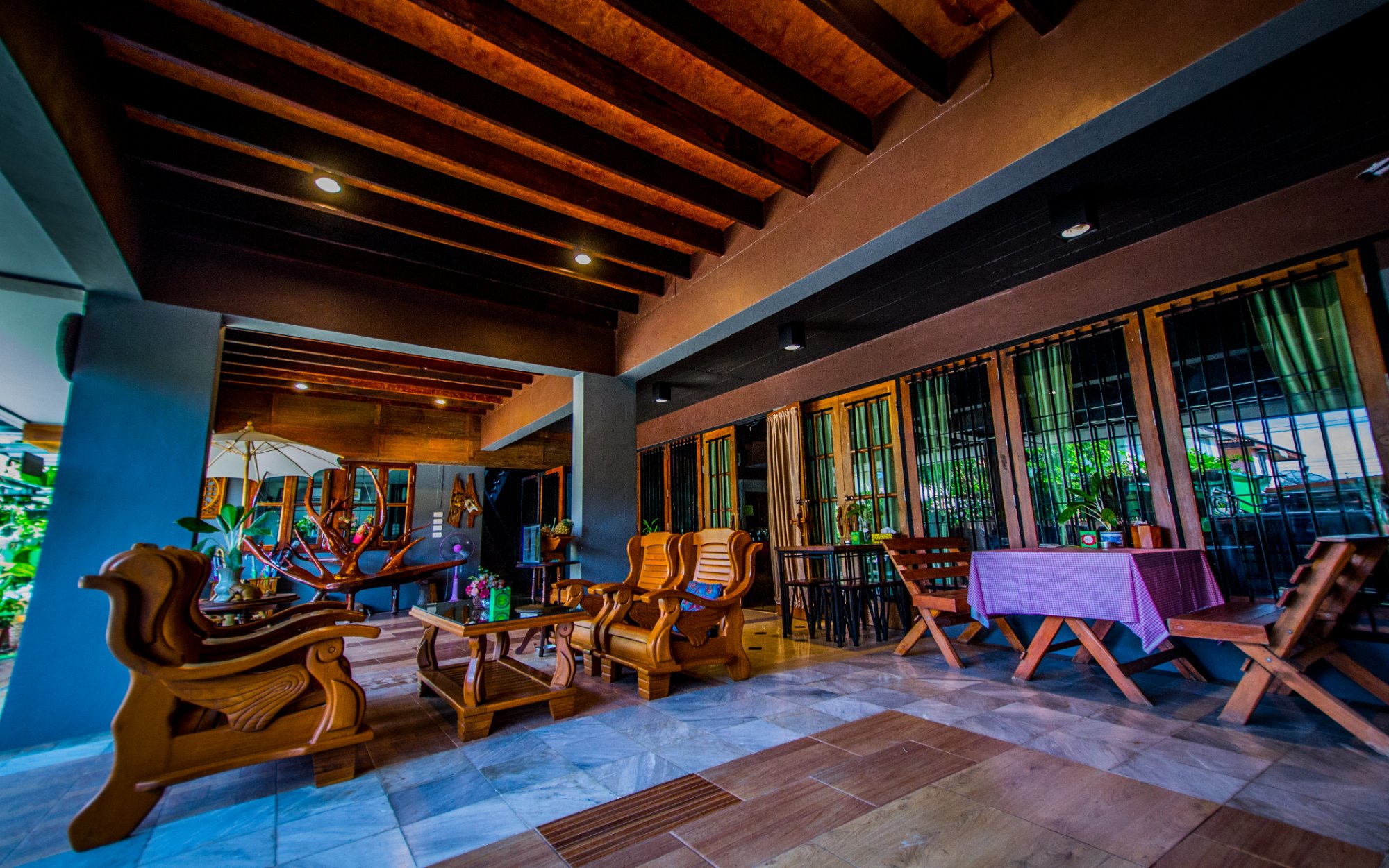 Na Siri Lakeview-餐饮