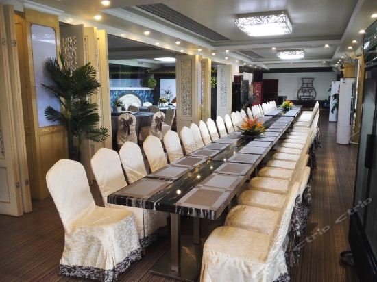 Crystal Palace Hotel主图