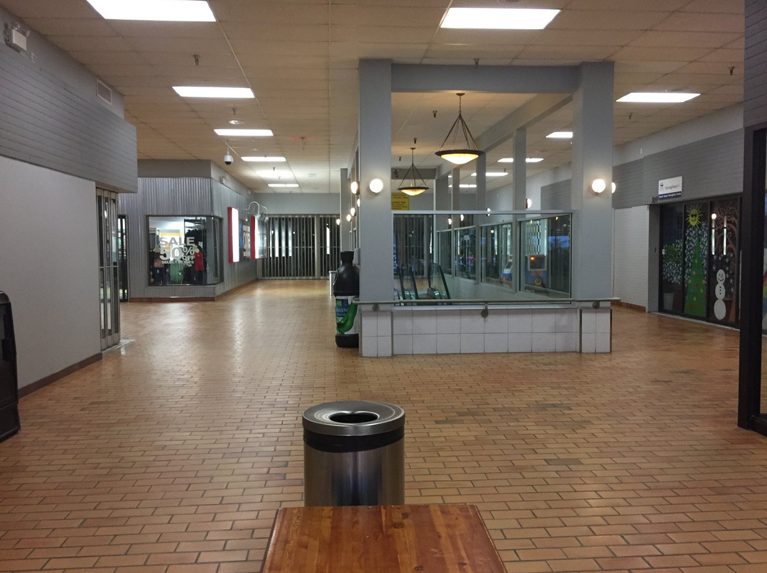 Rupert Square Mall-鲁珀特港必去景点