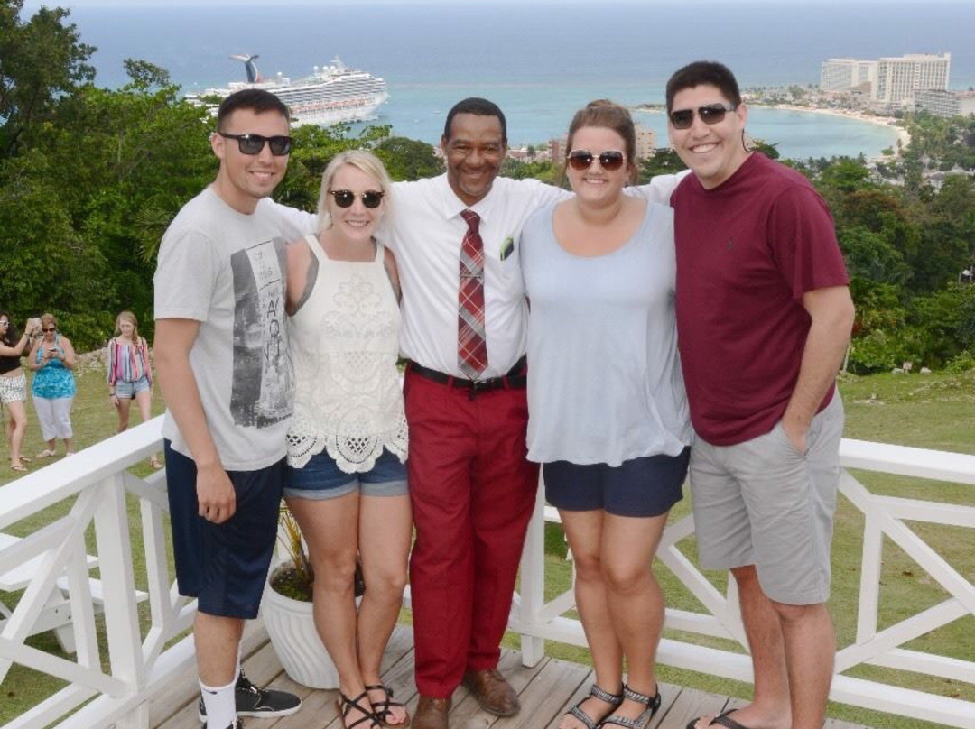 Uton's Private Tours-蒙特戈贝必去景点