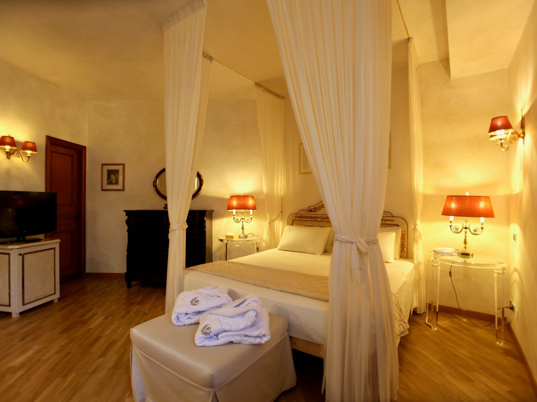 福缇诺那波里昂义科酒店主图