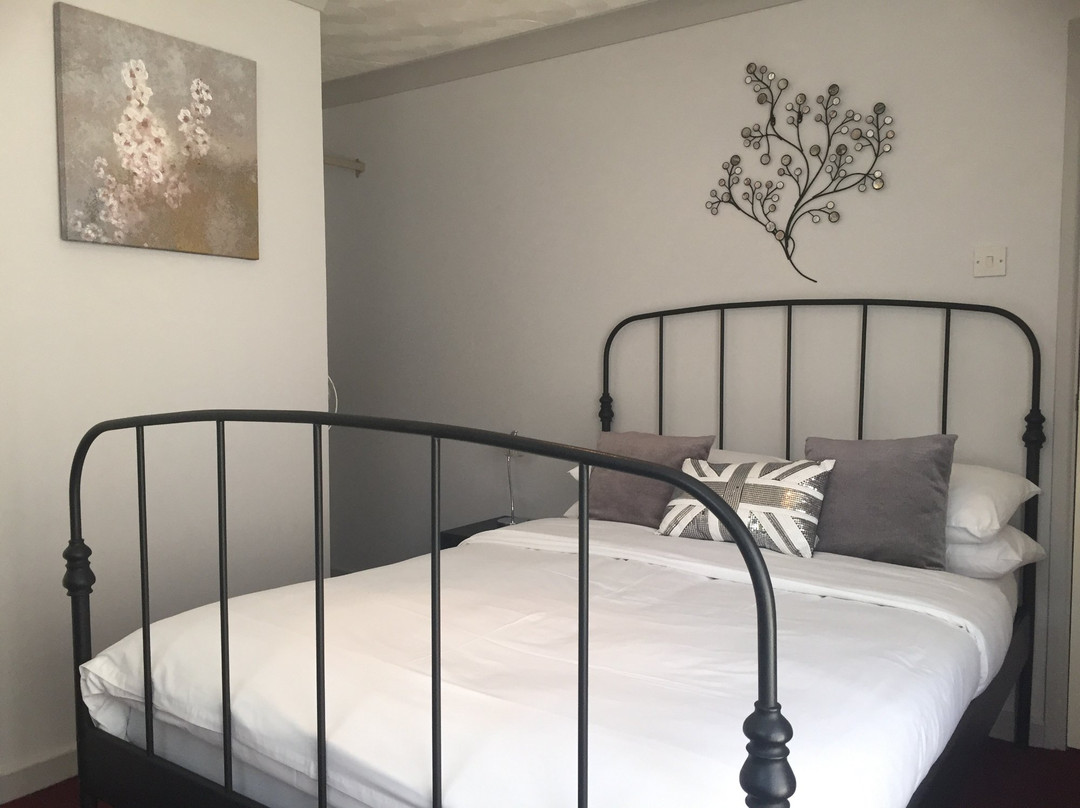 Castle Lodge Guest House主图