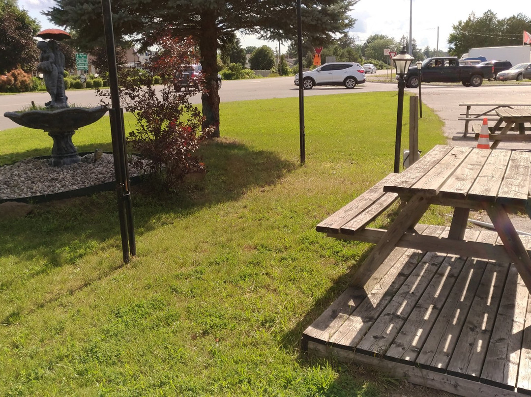 Maple Leaf Motel主图