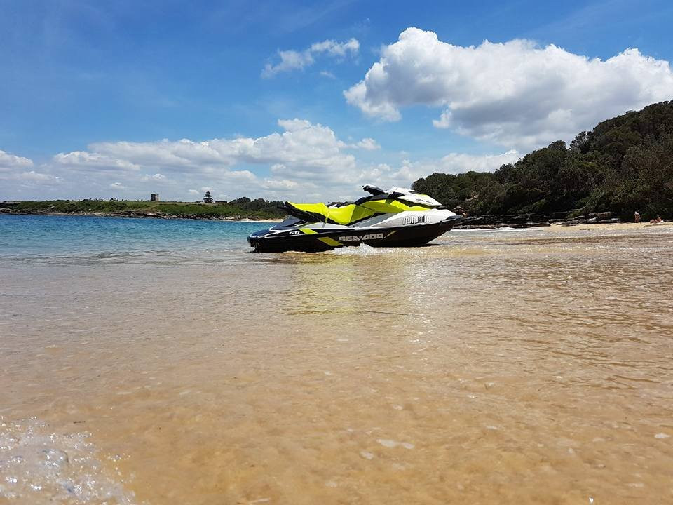 Play Hard Jet Ski Hire景点图片