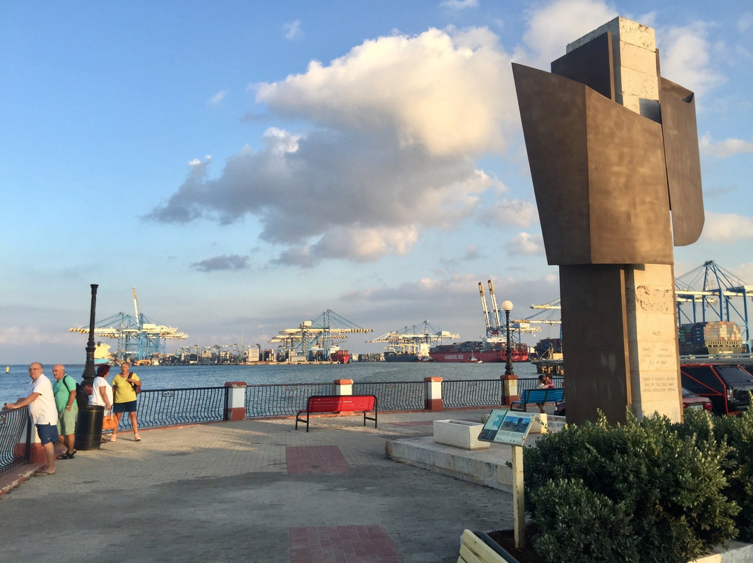 Birzebbuga旅游景点-End of Cold War Memorial