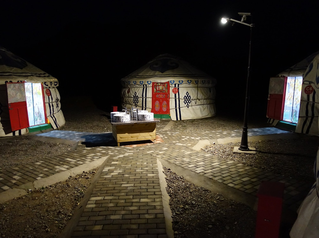 靠山大营休闲山庄主图