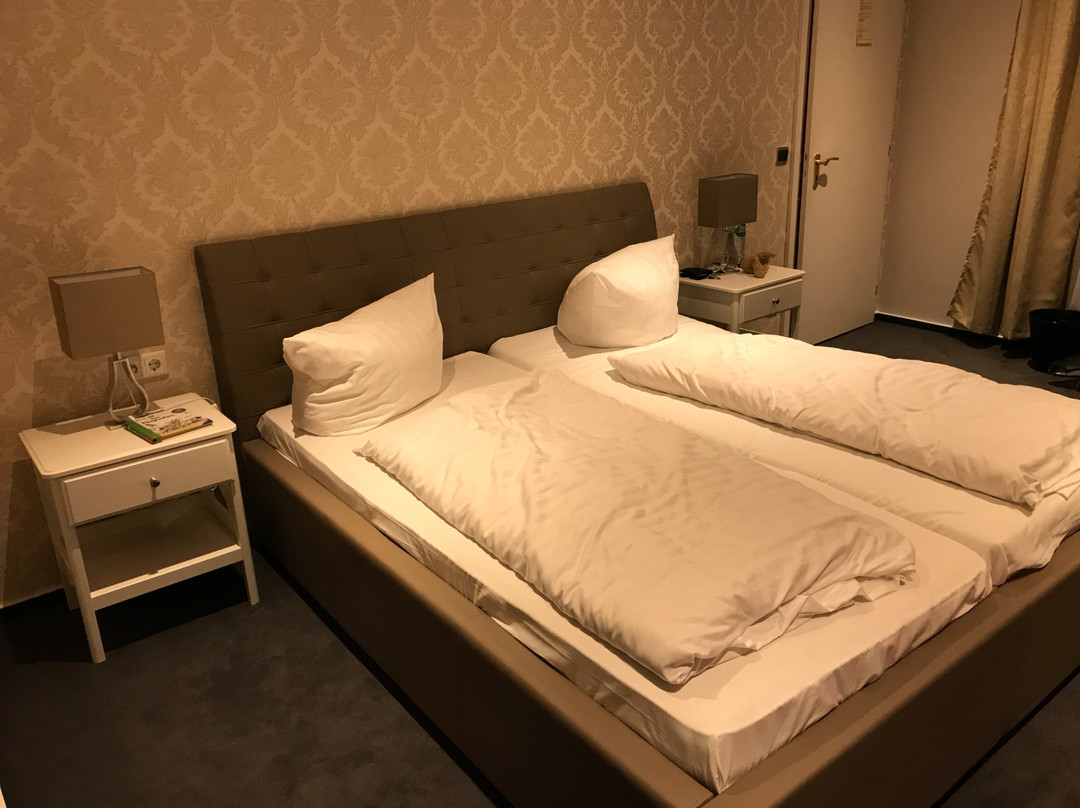 Tostedt酒店住宿-Hotel-Restaurant Fuchs