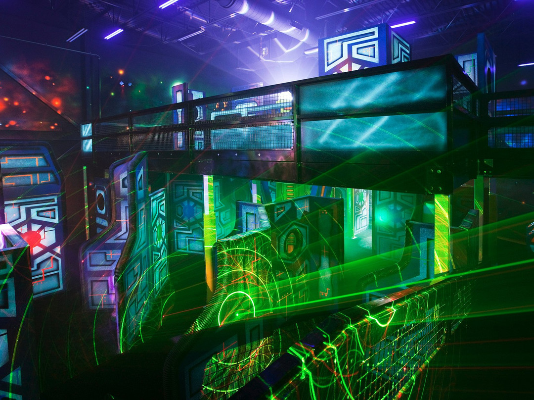 Bowlocity Entertainment Center-罗切斯特必去景点