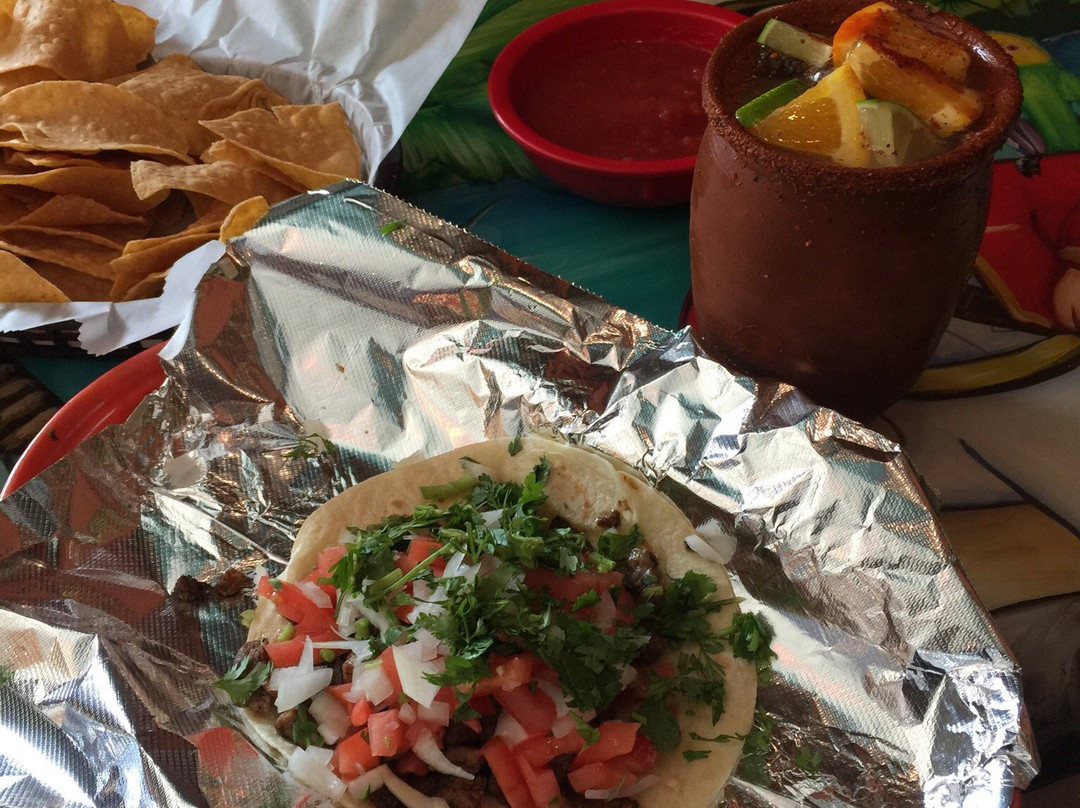 Elkhorn餐馆和美食-Los Tres Hermanos Bar & Grill